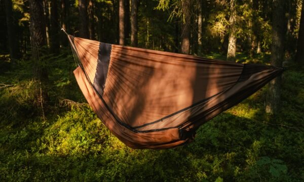 Hammock top cover for wind