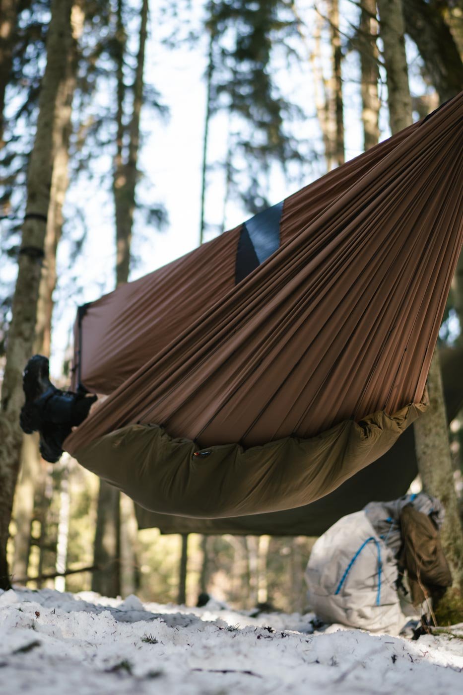 need for trees asymmetrical underquilt with clew suspension hanged